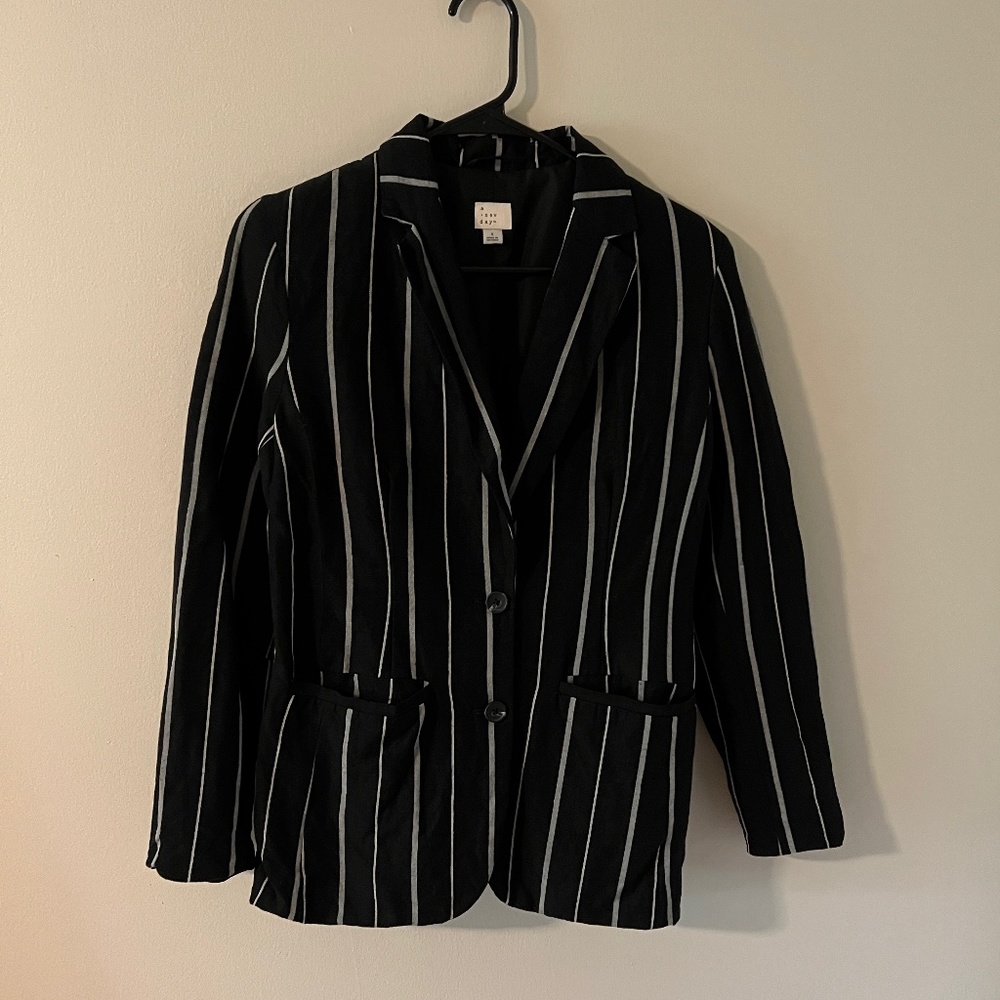 A new Day single breasted blazer